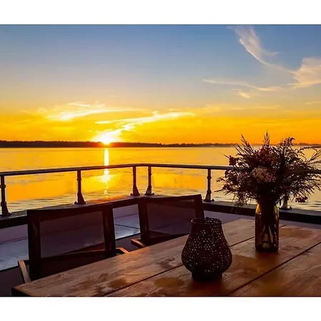 Bernstein Båthotell *